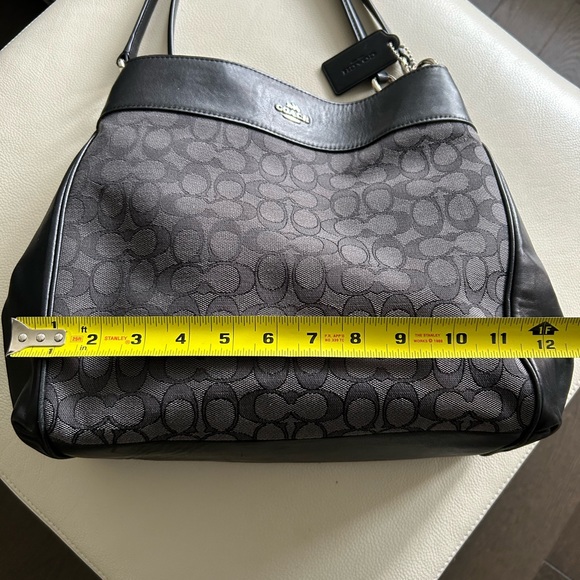 Coach Canvas and leather shoulder bag - Picture 2 of 10